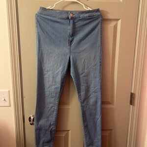 Guess Women’s Skinny Jeans in Light Blue Denim